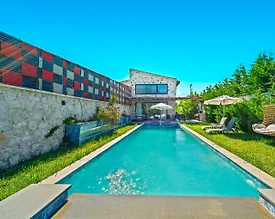 Seydikemer Demirler'de Otantik Tasarımlı, Özel Havuzlu, Bahçeli Villa - 3