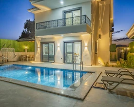 Seydikemer Gerişburnu'nda Doğa İçerisinde, Özel Havuzlu, Jakuzili Villa - 2
