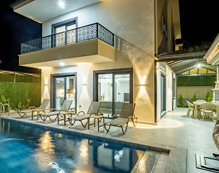 Seydikemer Gerişburnu'nda Geniş Ailelere Uygun, Özel Havuzlu, 3+1 Kiralık Villa - 1
