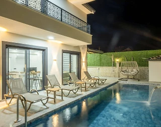 Seydikemer Gerişburnu'nda Geniş Ailelere Uygun, Özel Havuzlu, 3+1 Kiralık Villa - 2