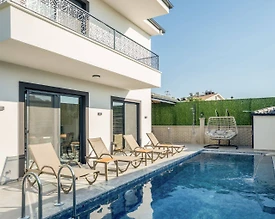 Seydikemer Gerişburnu'nda Geniş Ailelere Uygun, Özel Havuzlu, 3+1 Kiralık Villa - 3