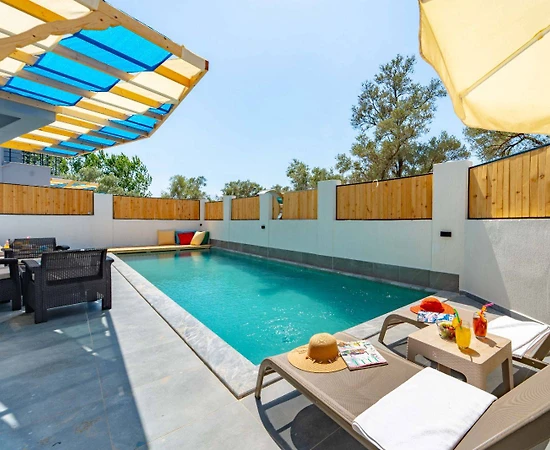 Seydikemer Gerişburnu'nda Huzurlu Doğada, Özel Havuzlu, Ferah Villa - 1