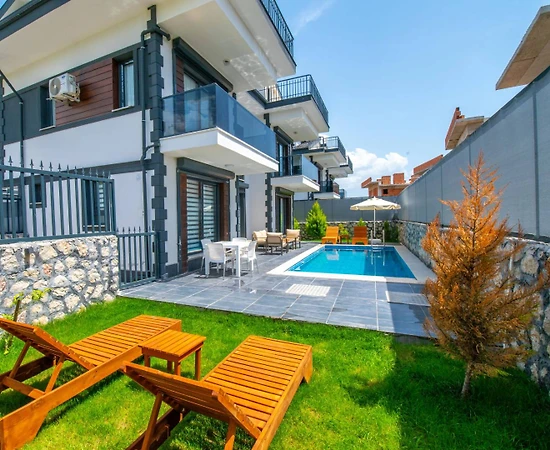 Seydikemer Gerişburnu'nda Huzurlu Doğada, Özel Havuzlu, Kiralık Villa - 1