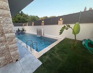 Seydikemer Gerişburnu'nda Modern Tasarımlı, Özel Havuzlu, Bahçeli Villa - 5