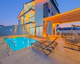 Seydikemer Gerişburnu'nda Modern Tasarımlı, Özel Havuzlu, İkiz Villa - 3