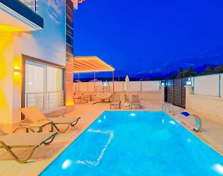 Seydikemer Gerişburnu'nda Modern Tasarımlı, Özel Havuzlu, İkiz Villa - 4