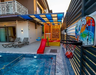 Seydikemer Gerişburnu'nda Modern Tasarımlı, Özel Havuzlu, İkiz Villa - 4
