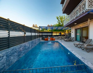 Seydikemer Gerişburnu'nda Modern Tasarımlı, Özel Havuzlu, İkiz Villa - 5