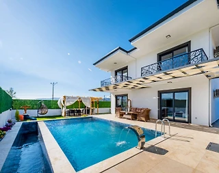 Seydikemer Gernişburnu'nda Geniş Bahçeli, Özel Havuzlu, 3+1 Kiralık Villa - 3