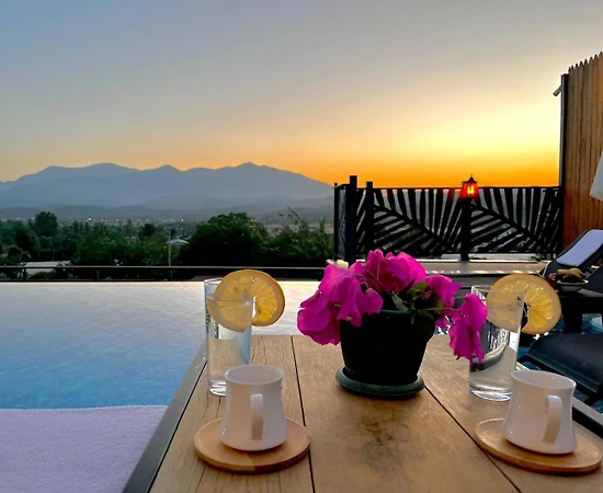 Seydikemer Girmeler'de Doğa Manzaralı, Özel Havuzlu, Jakuzili Villa - 1