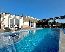 Seydikemer Girmeler'de Doğa Manzaralı, Özel Havuzlu, Jakuzili Villa - 2