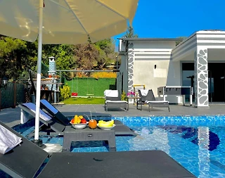 Seydikemer Girmeler'de Doğa Manzaralı, Özel Havuzlu, Lüks Villa - 3