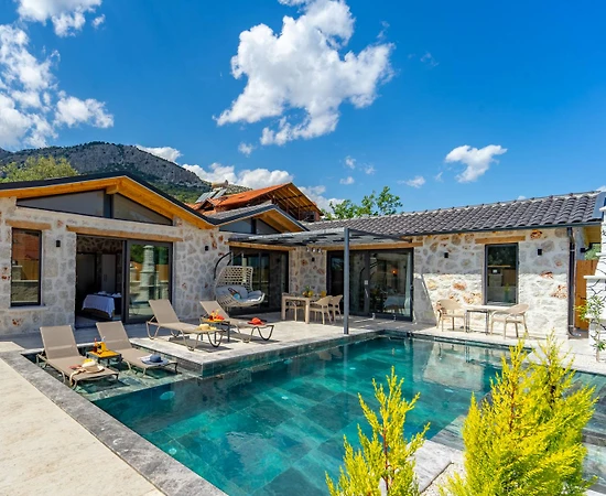 Seydikemer Karadere'de Sakin Konumda, Özel Havuzlu, Ferah Villa - 1