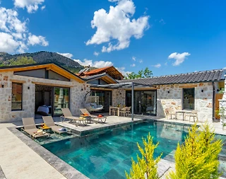 Seydikemer Karadere'de Sakin Konumda, Özel Havuzlu, Ferah Villa - 1