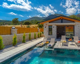 Seydikemer Karadere'de Sakin Konumda, Özel Havuzlu, Ferah Villa - 3