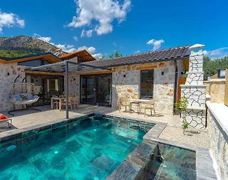 Seydikemer Karadere'de Sakin Konumda, Özel Havuzlu, Ferah Villa - 4