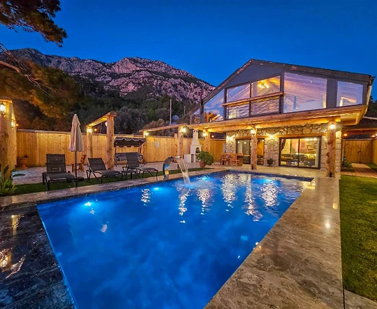 Seydikemer Karadere'de Denize Sıfır, Özel Havuzlu, Otantik Taş Ev - 1