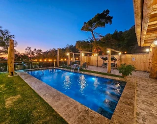 Seydikemer Karadere'de Denize Sıfır, Özel Havuzlu, Otantik Taş Ev - 4