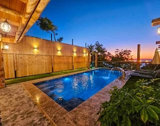 Seydikemer Karadere'de Denize Sıfır, Özel Havuzlu, Otantik Taş Ev - 5