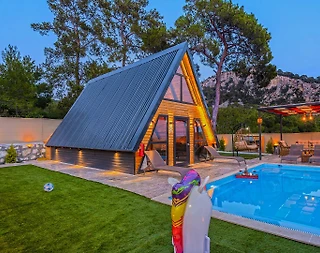 Seydikemer Karadere'de Muhteşem Manzaralı, Özel Havuzlu, 2+1 Bungalov - 1