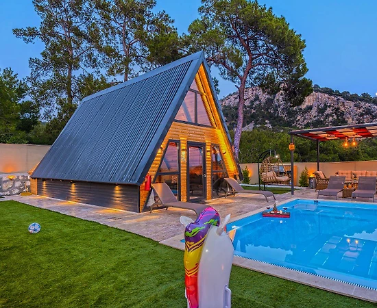 Seydikemer Karadere'de Muhteşem Manzaralı, Özel Havuzlu, 2+1 Bungalov - 1