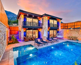 Seydikemer Karadere'de Geniş Bahçe İçerisinde, Özel Havuzlu, 2+1 Villa - 2