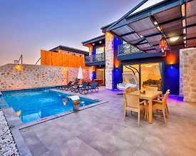 Seydikemer Karadere'de Geniş Bahçe İçerisinde, Özel Havuzlu, 2+1 Villa - 3