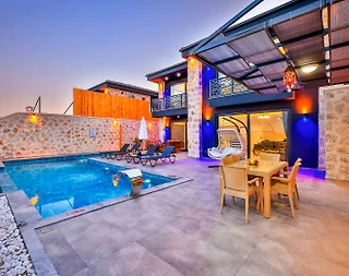 Seydikemer Karadere'de Geniş Bahçe İçerisinde, Özel Havuzlu, 2+1 Villa - 3