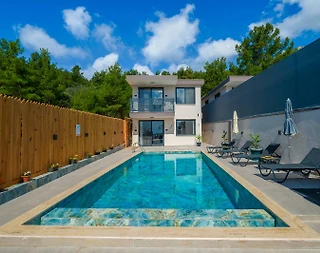 Seydikemer Karadere'de Sakin Konumda, Özel Havuzlu, Şık Villa - 2