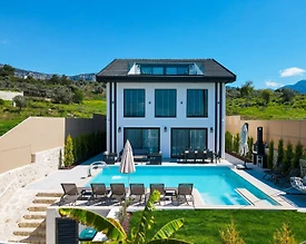 Seydikemer Kayadibi'nde Geniş Bahçeli, Isıtmalı Havuzlu, Saunalı Lüks Villa - 3