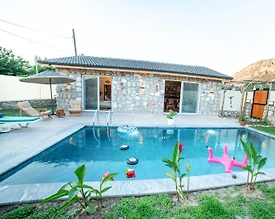 Seydikemer Kayadibi'nde Taş Mimarili, Özel Havuzlu, Balayı Villası - 3