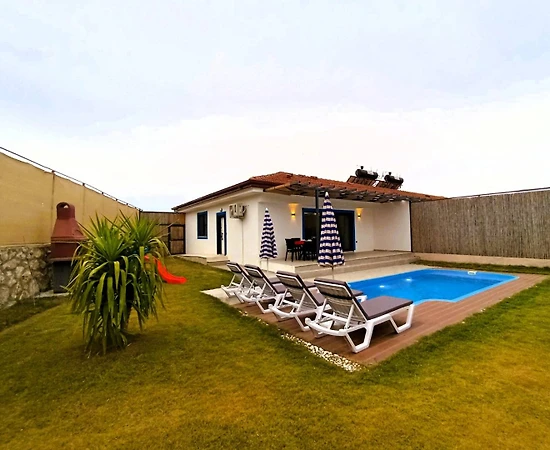 Seydikemer Korubükü'nde Sakin Konumda, Özel Havuzlu, 2+1 Villa - 1