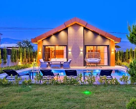 Seydikemer Ortaköy'de Huzurlu Konumda, Özel Havuzlu, Kiralık Villa - 2