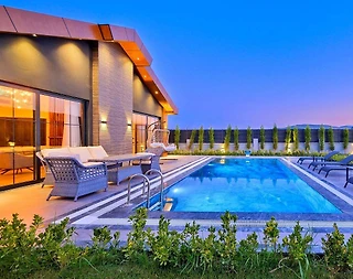 Seydikemer Ortaköy'de Huzurlu Konumda, Özel Havuzlu, Şık Villa - 3