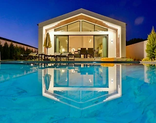 Seydikemer Uğurlu'da Muhteşem Doğada, Özel Havuzlu, Modern Villa - 1