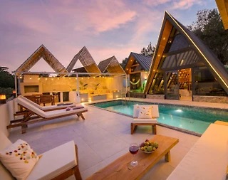 Seydikemer Yakabağ'da Muhteşem Doğada, Özel Havuzlu, Lüks Bungalov - 1