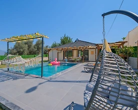 Seydikemer Yakabağ'da Özel Havuzlu, Kapalı Havuzlu, Konforlu Villa - 2