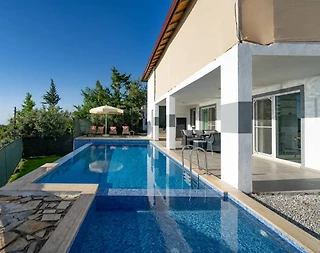 Seydikemer Yakaköy'de Doğa İle İç İçe, Özel Havuzlu, 2+1 Villa - 1