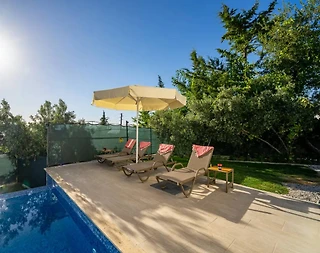 Seydikemer Yakaköy'de Doğa İle İç İçe, Özel Havuzlu, 2+1 Villa - 2