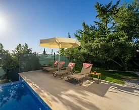 Seydikemer Yakaköy'de Doğa İle İç İçe, Özel Havuzlu, 2+1 Villa - 2