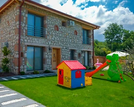 Seydikemer Yakaköy'de Doğa Manzaralı, Özel Havuzlu,Taş Villa  - 2