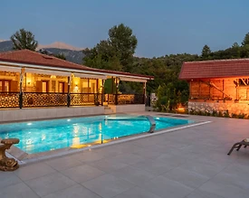 Muğla Seydikemer'de Sakin Konumda, Özel Havuzlu, Geniş Bahçeli Villa - 2