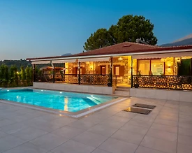 Muğla Seydikemer'de Sakin Konumda, Özel Havuzlu, Geniş Bahçeli Villa - 3