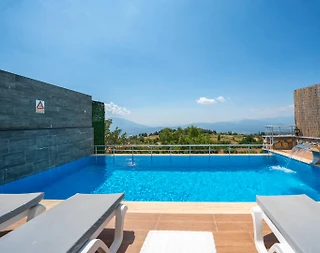 Seydikemer Yakaköy'de Sakin Konumda, Özel Havuzlu, İkiz Villa - 4