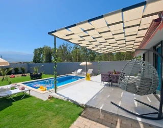 Muğla Seydikemer'de Geniş Bahçeli, Özel Havuzlu, Balayı Villası - 2