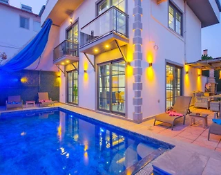 Muğla Seydikemer'de Kalabalık Ailelere Uygun, Özel Havuzlu, Şık Villa - 1