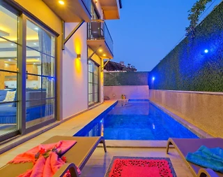 Muğla Seydikemer'de Kalabalık Ailelere Uygun, Özel Havuzlu, Şık Villa - 2