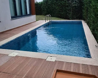 İstanbul Büyükçekmece'de Merkezi Konumda, Isıtmalı Havuzlu, 4+1 Villa - 1