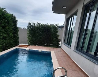 İstanbul Büyükçekmece'de Merkezi Konumda, Isıtmalı Havuzlu, 4+1 Villa - 2