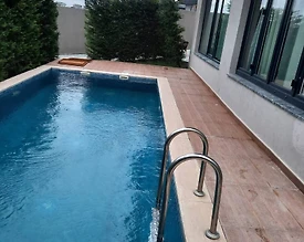 İstanbul Büyükçekmece'de Merkezi Konumda, Isıtmalı Havuzlu, 4+1 Villa - 2